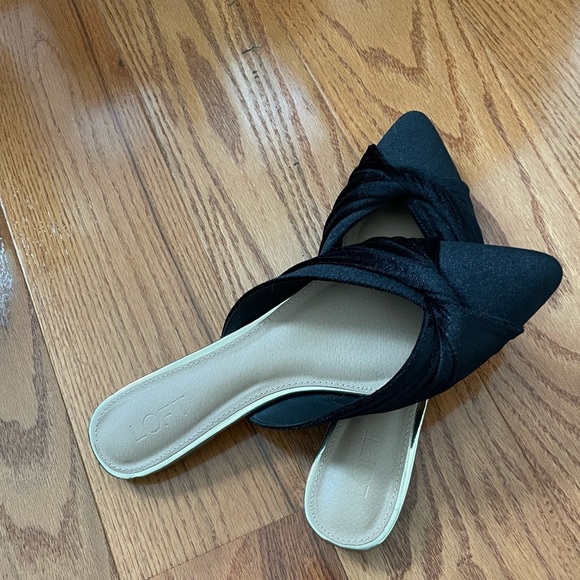 LOFT Bowed Velvet Flat Mule!! - Picture 2 of 7